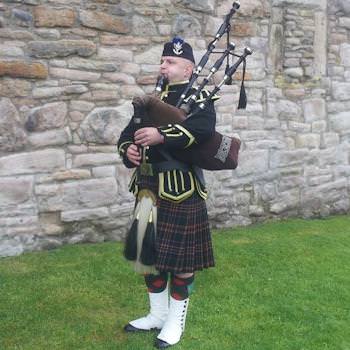 Bagpiper Norrie Mackenzie